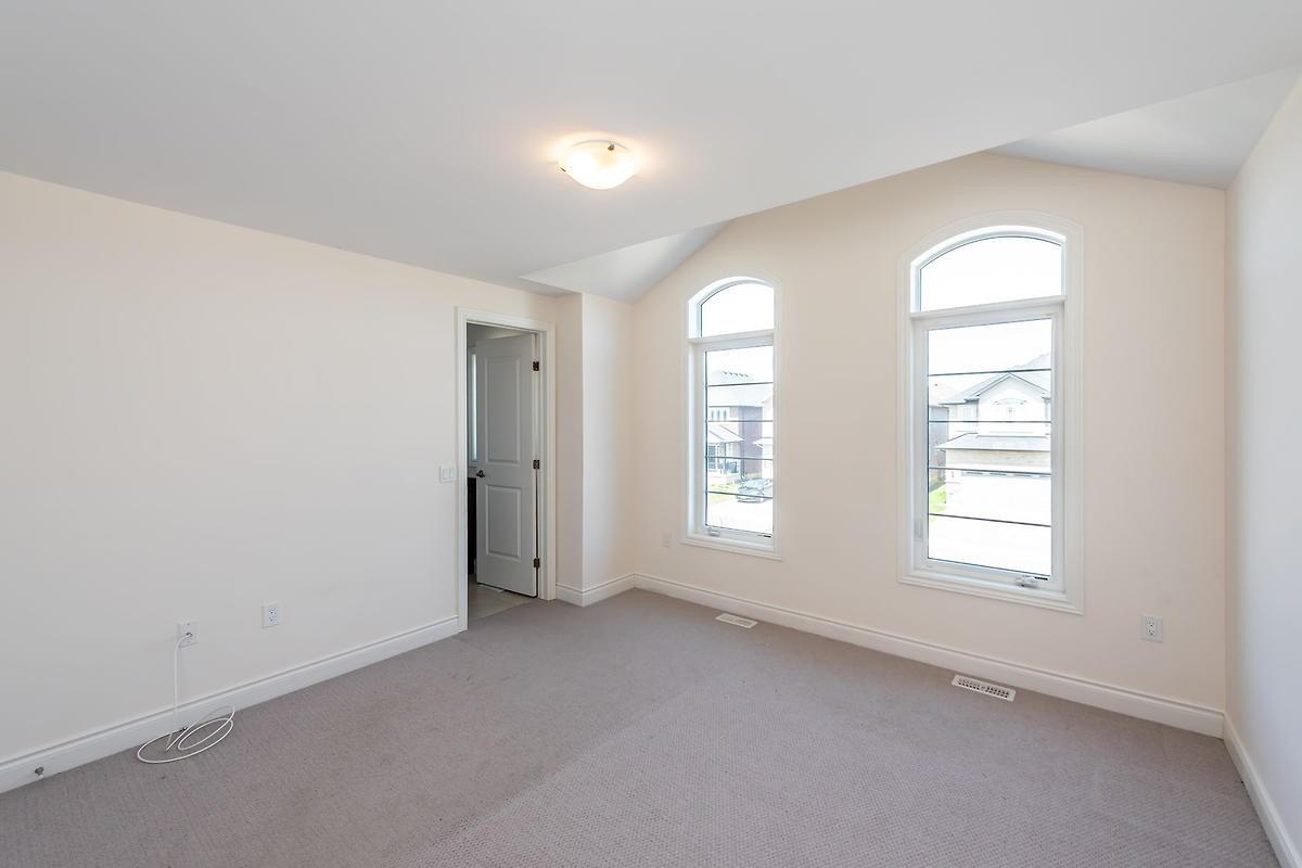 30 Robertson Rd