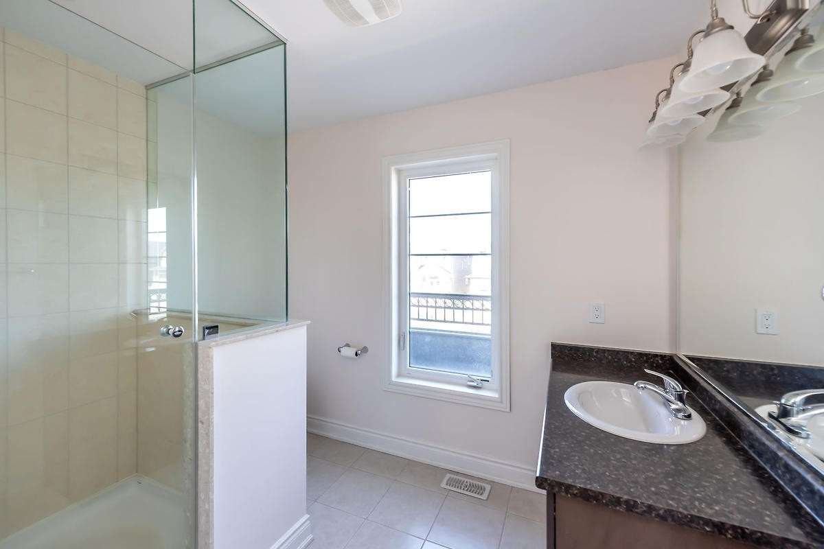 30 Robertson Rd