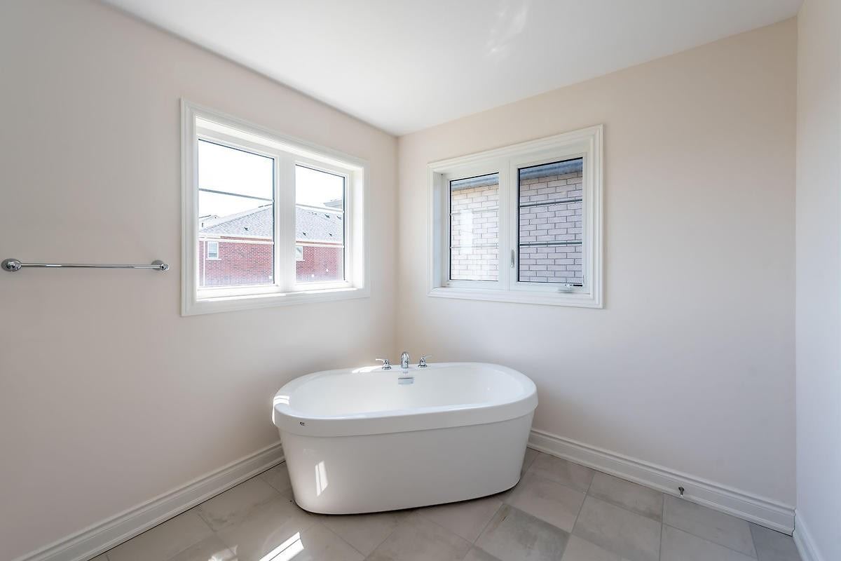 30 Robertson Rd