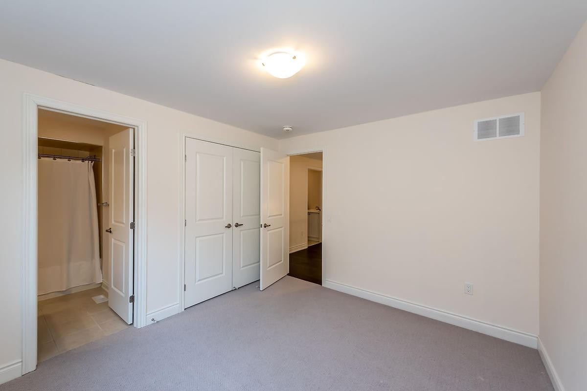 30 Robertson Rd