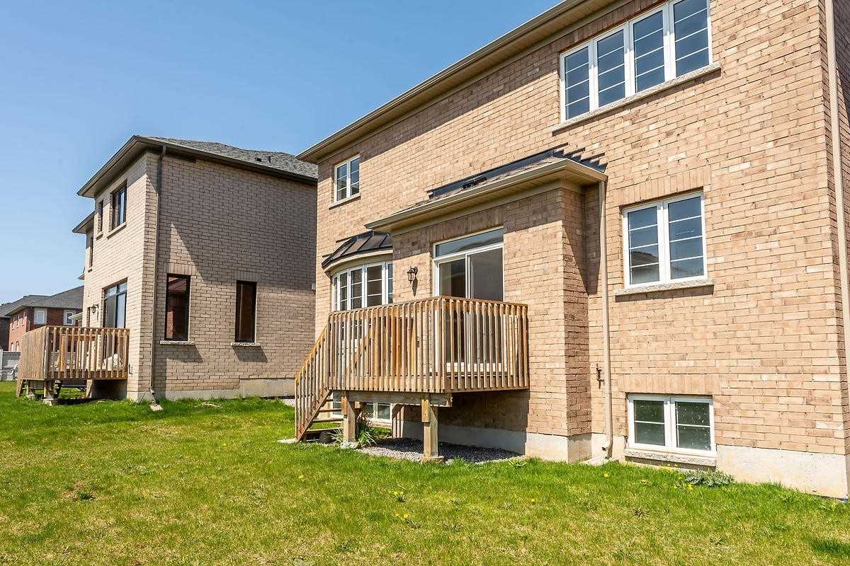 30 Robertson Rd