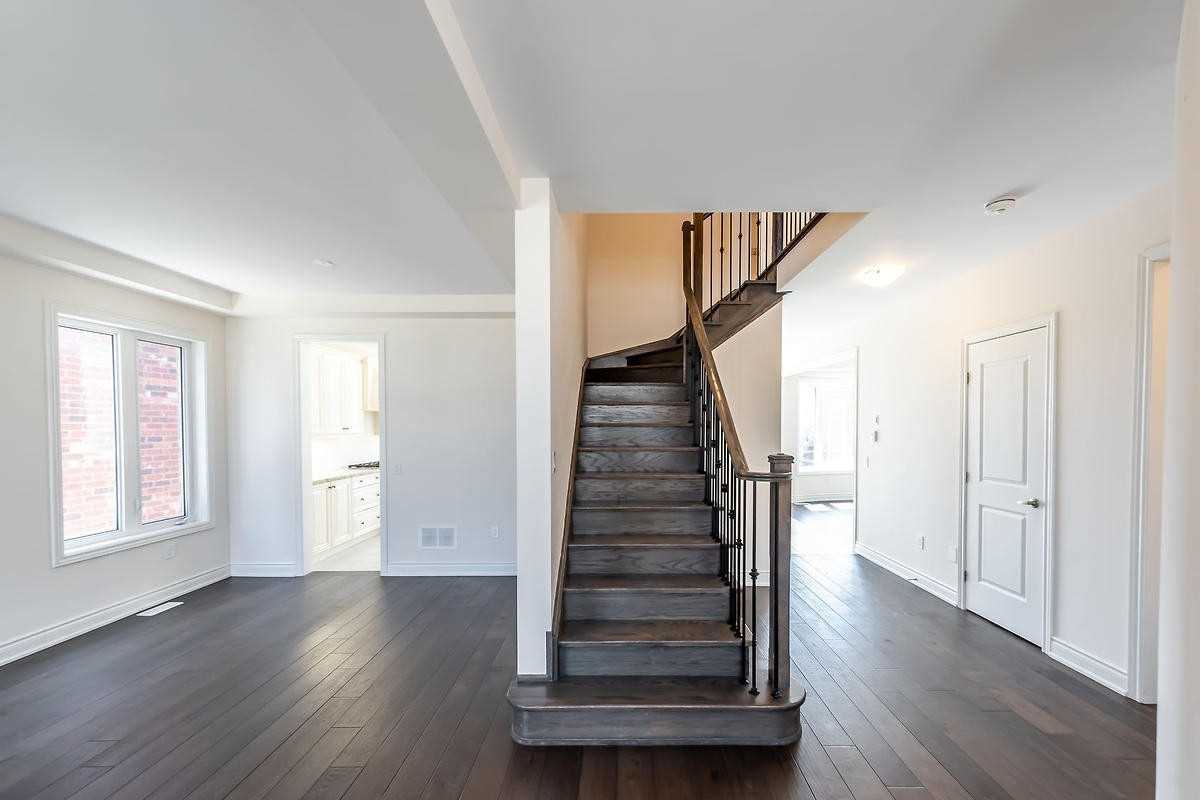 30 Robertson Rd