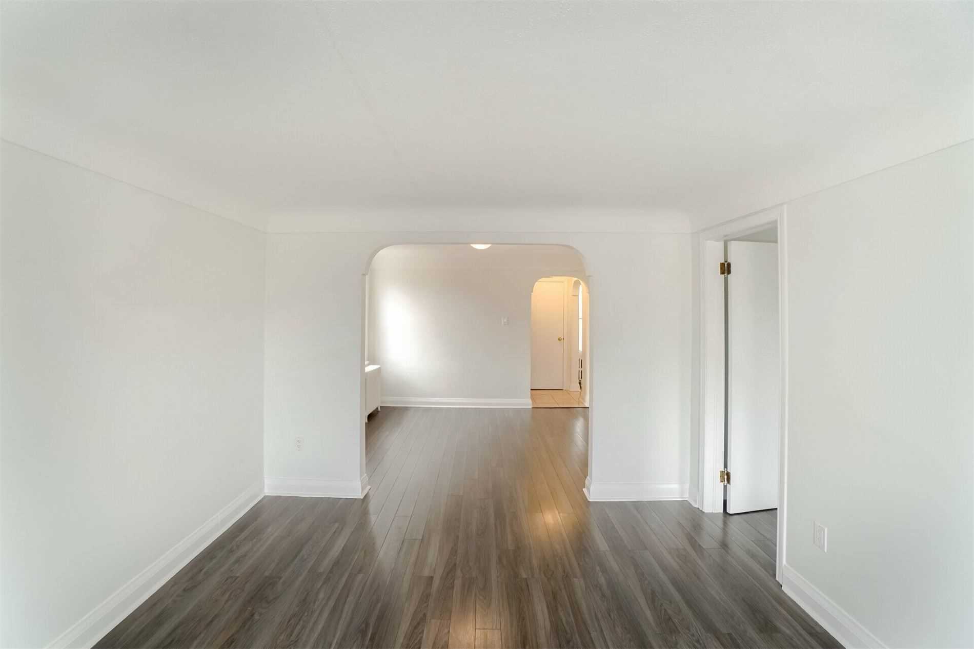 160 Welland Ave