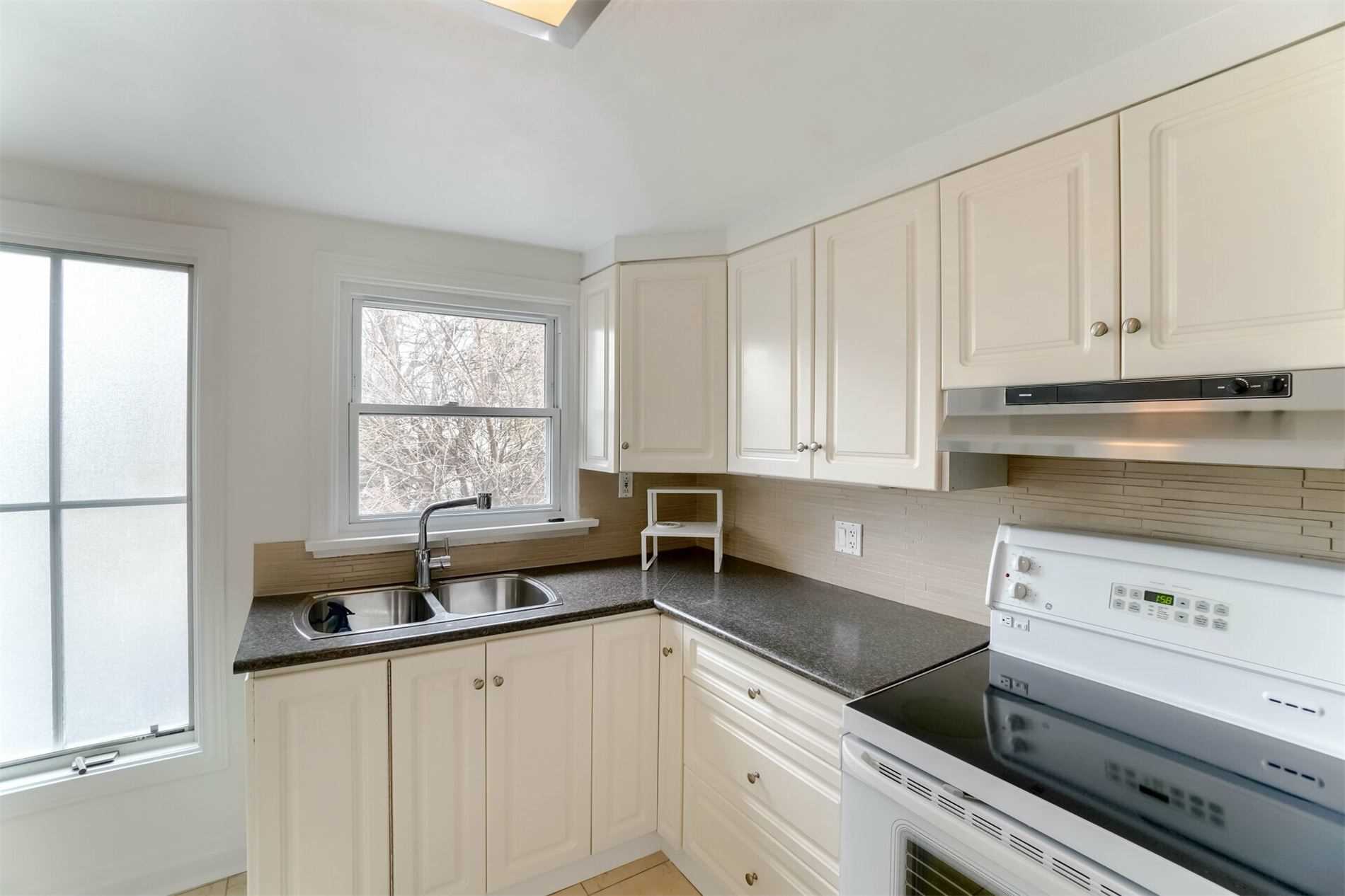160 Welland Ave