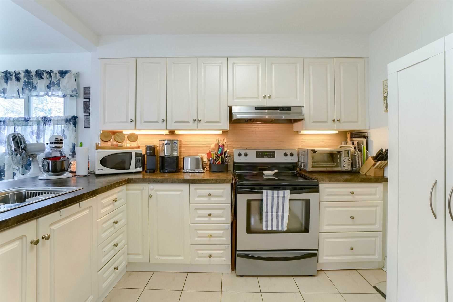 160 Welland Ave
