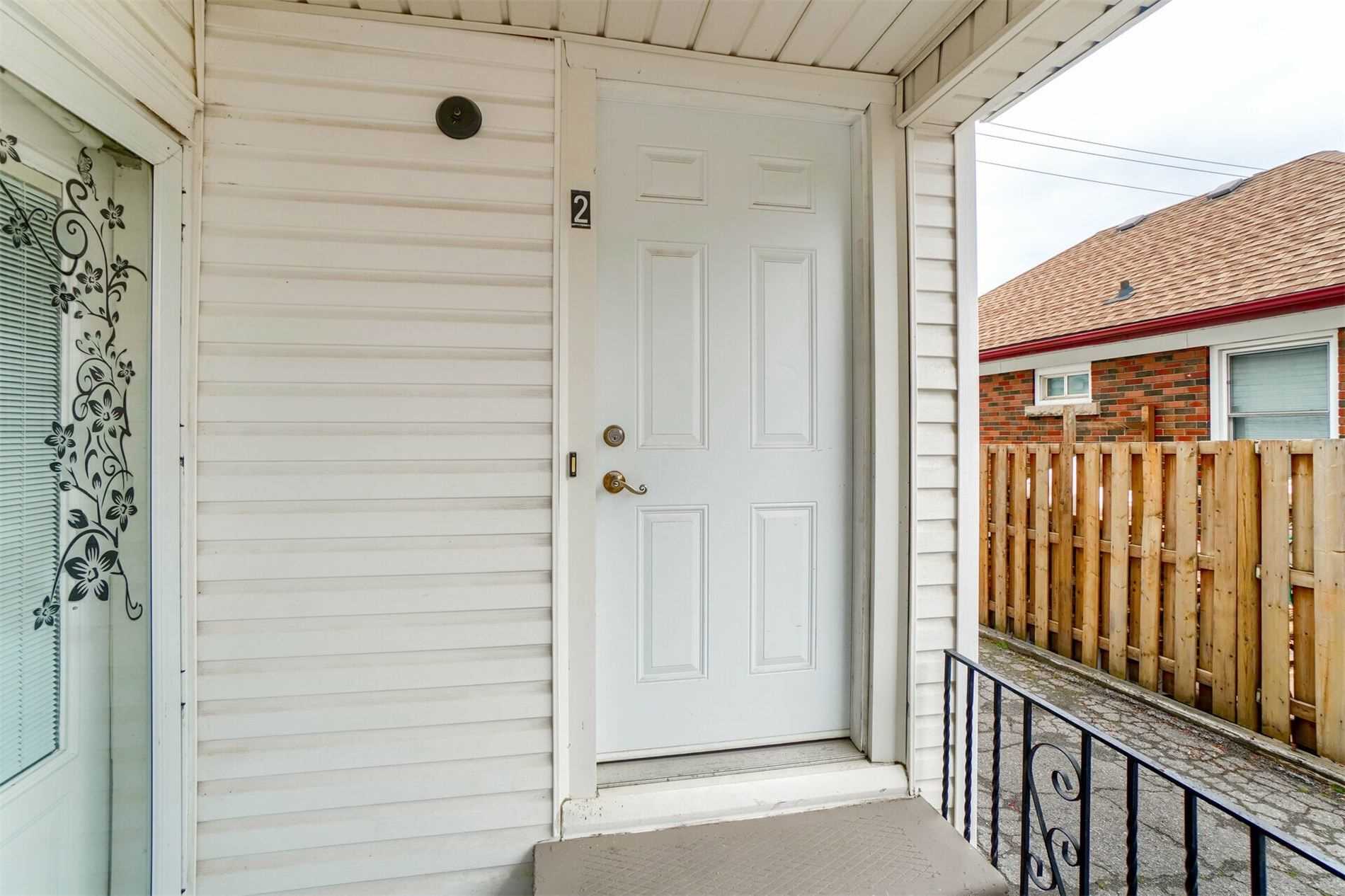 160 Welland Ave