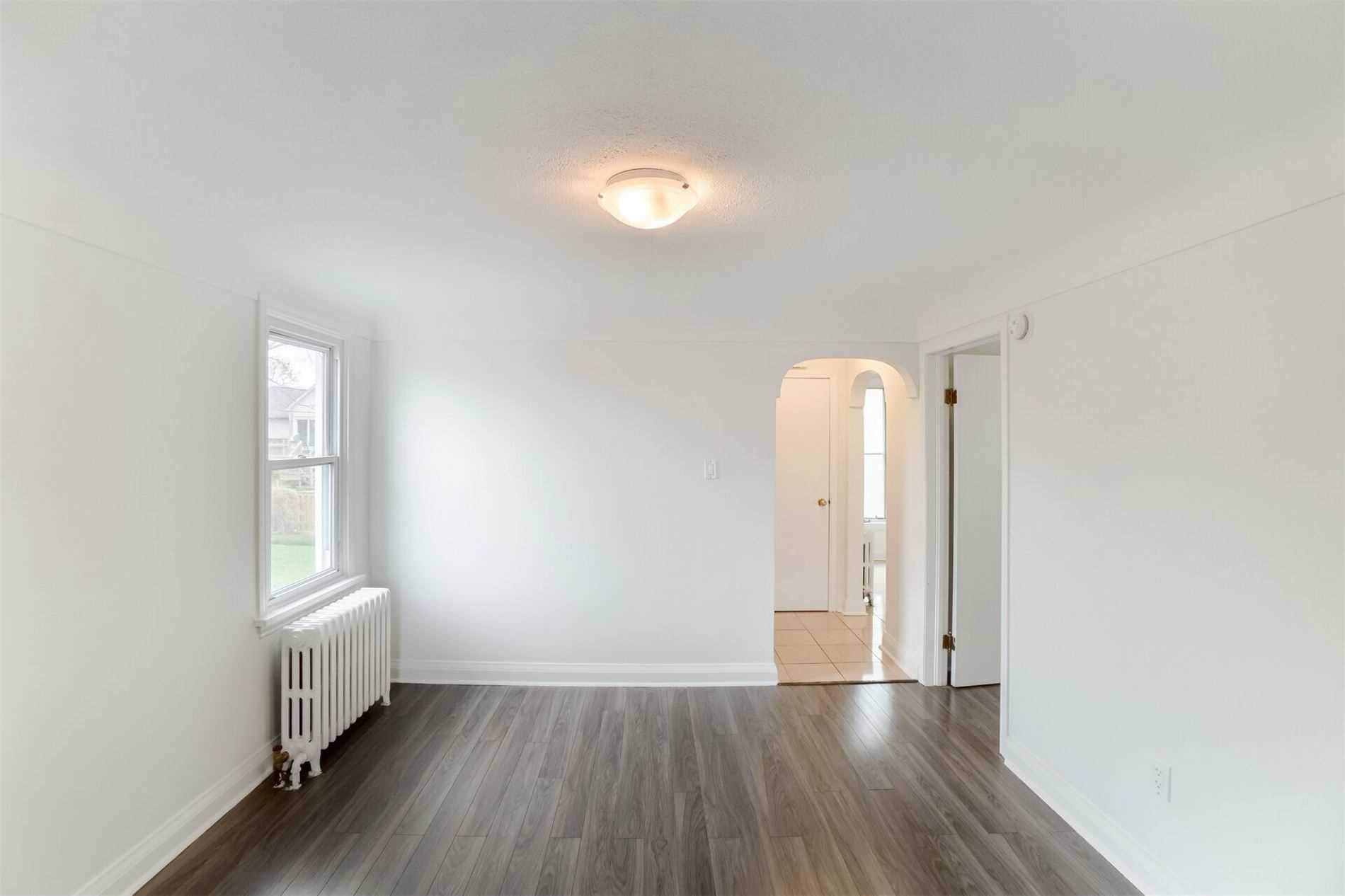 160 Welland Ave