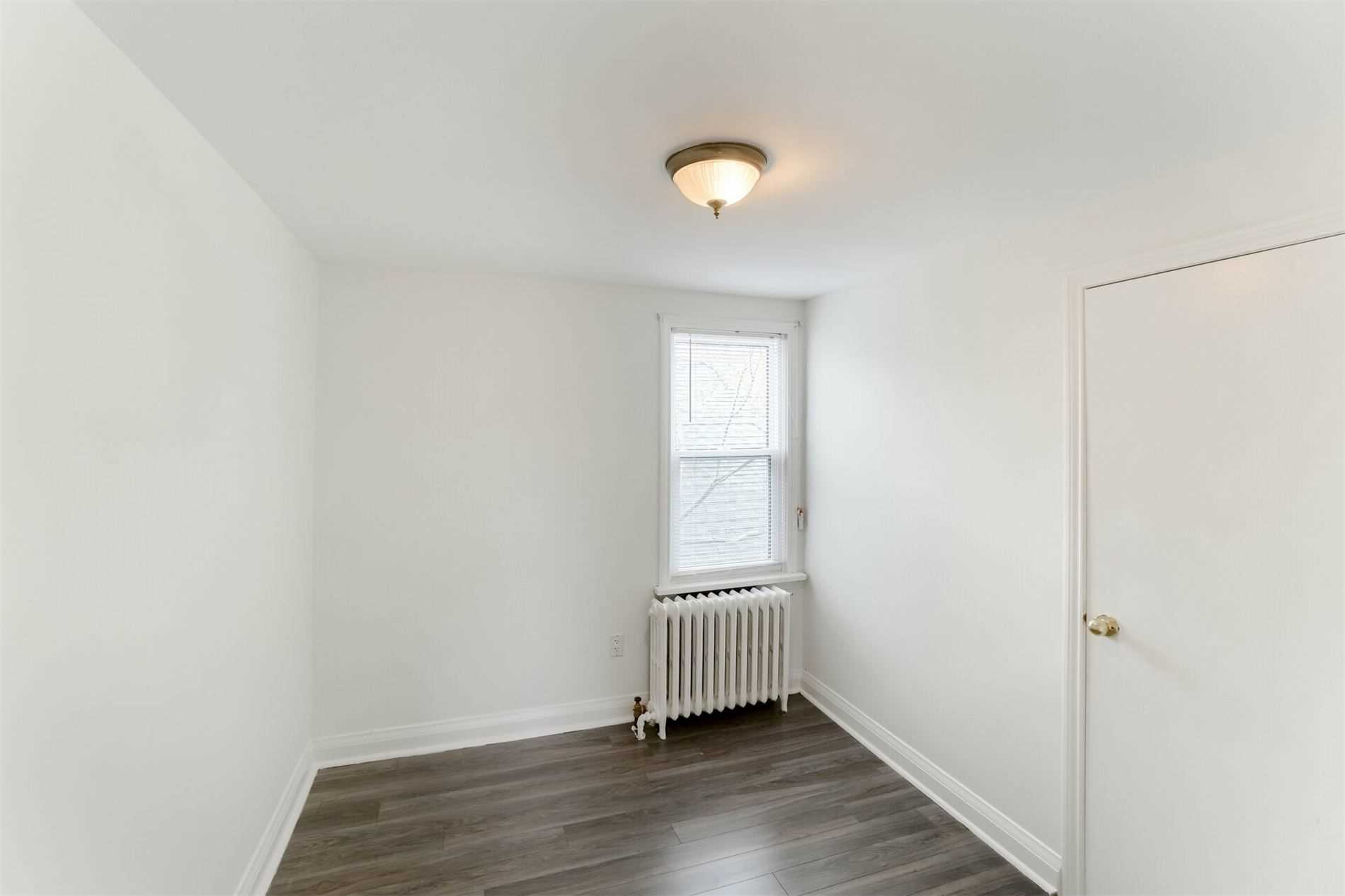 160 Welland Ave