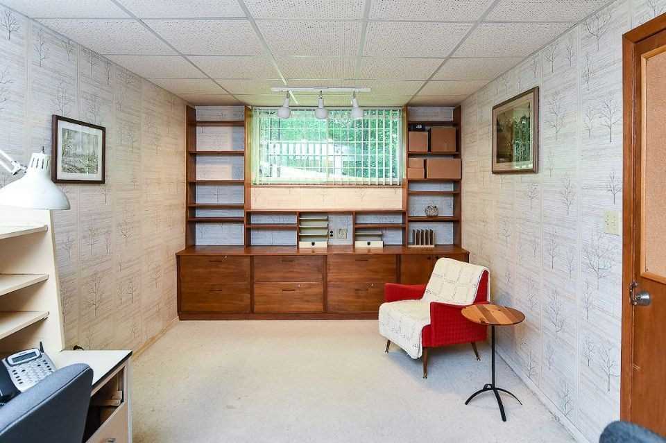 230 Lloyminn Ave