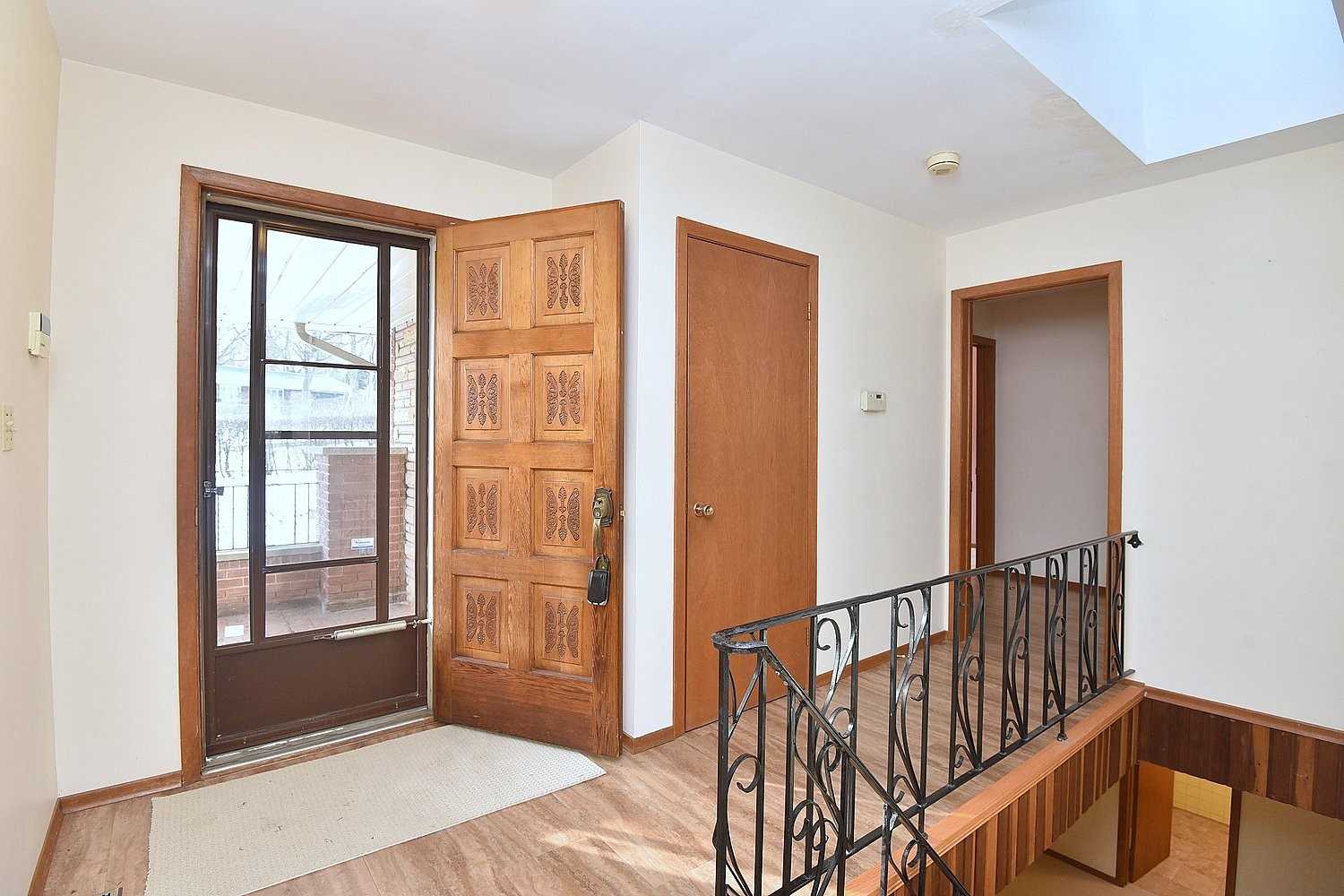230 Lloyminn Ave