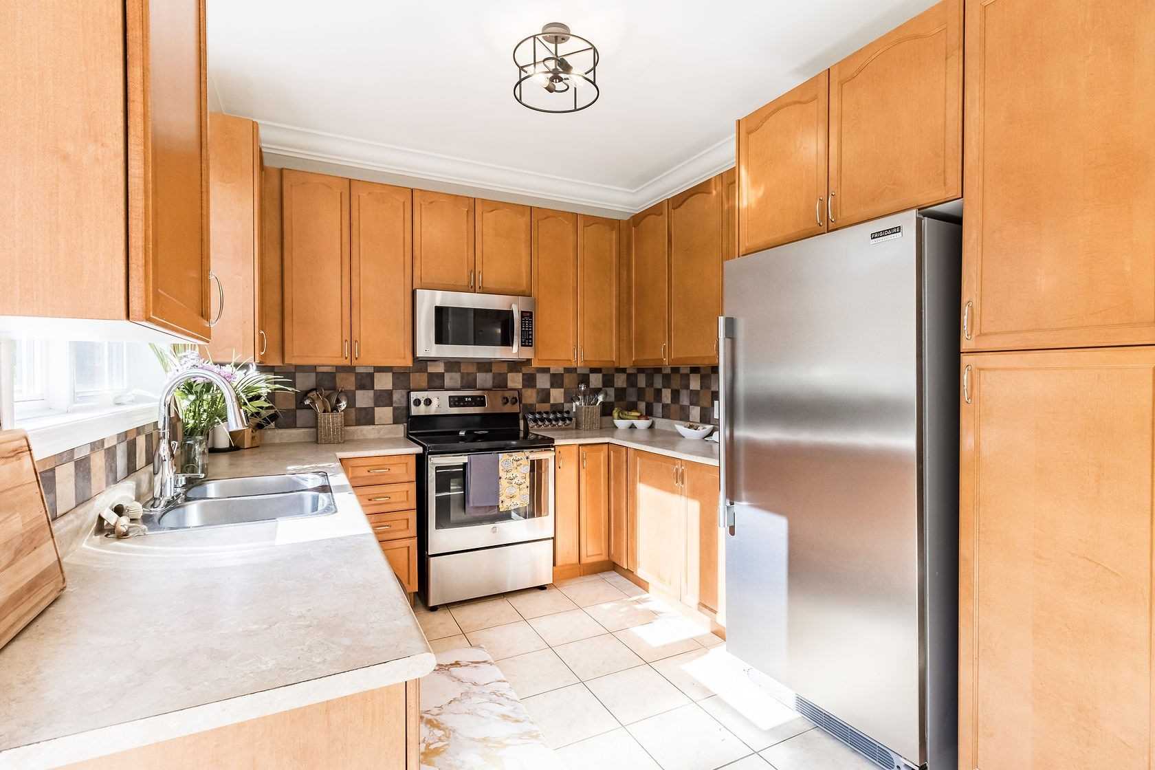 164 Dellgrove Circ