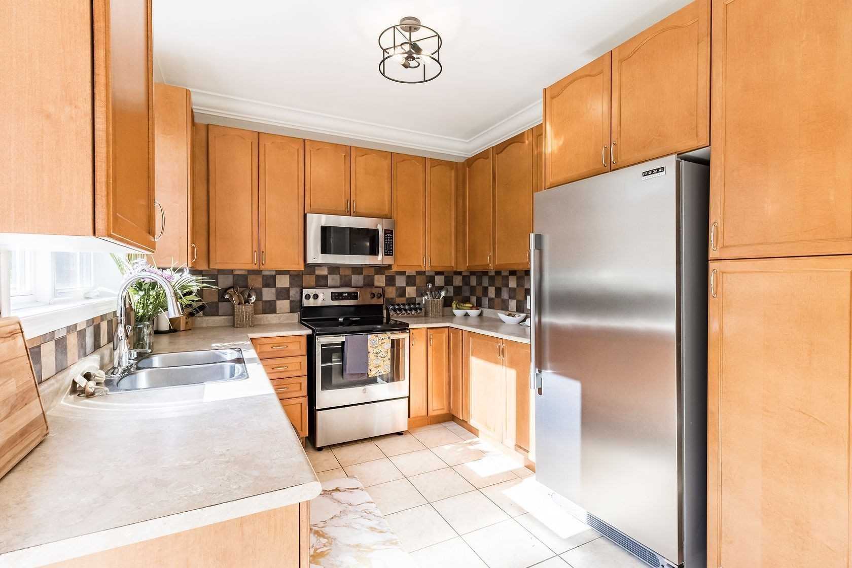 164 Dellgrove Circ