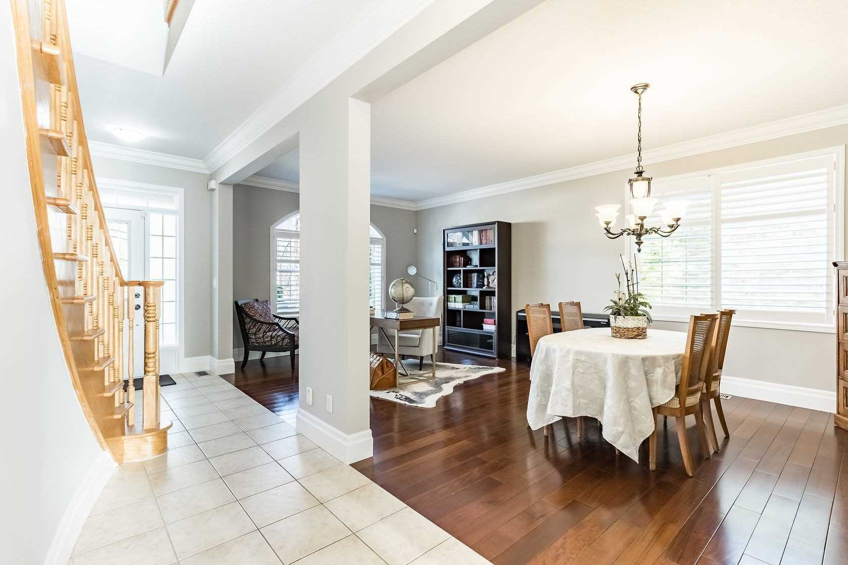 164 Dellgrove Circ