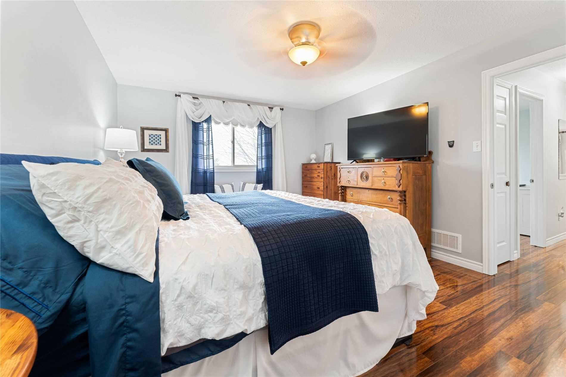 17 Bradbury Cres