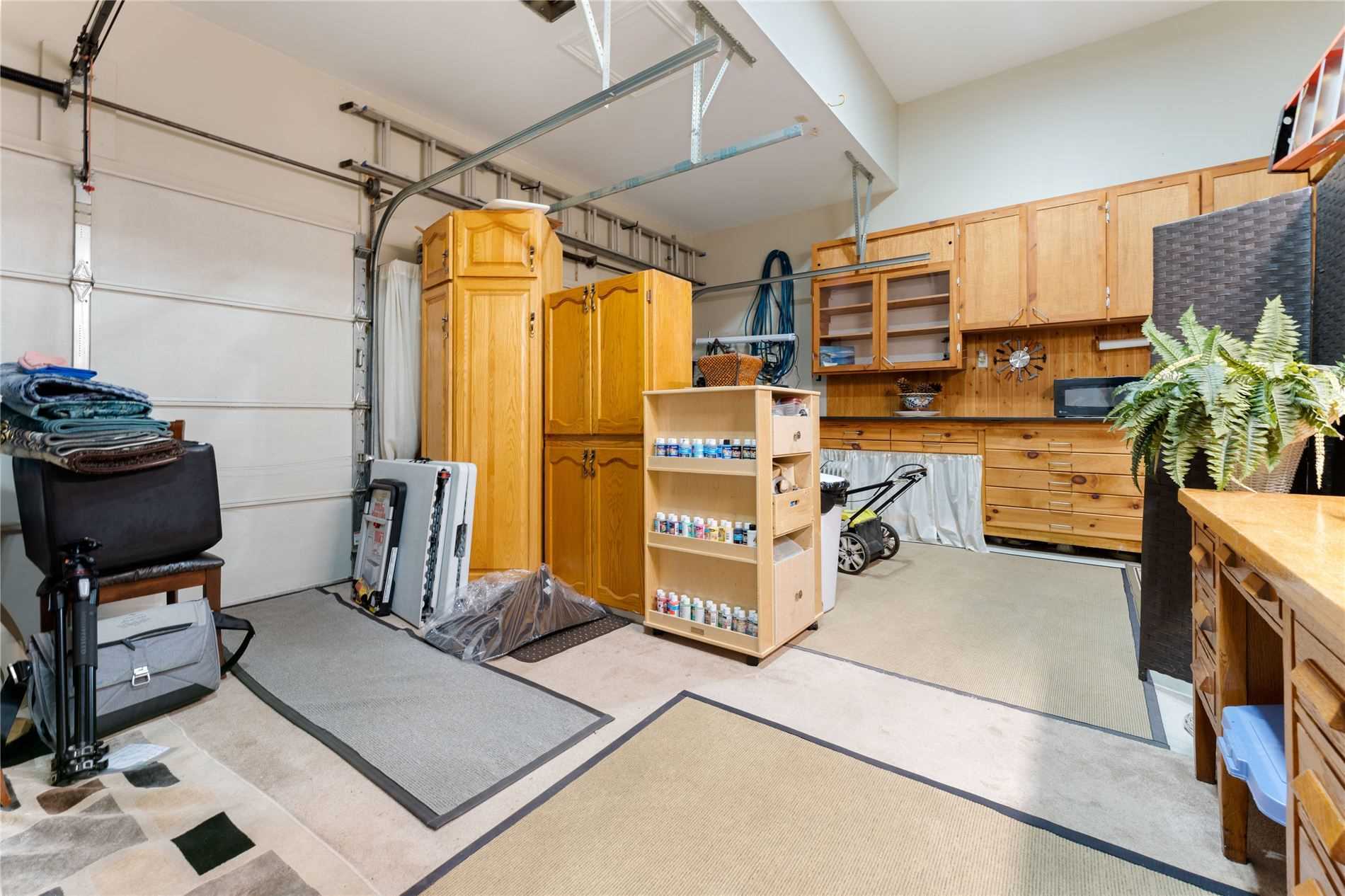 17 Bradbury Cres