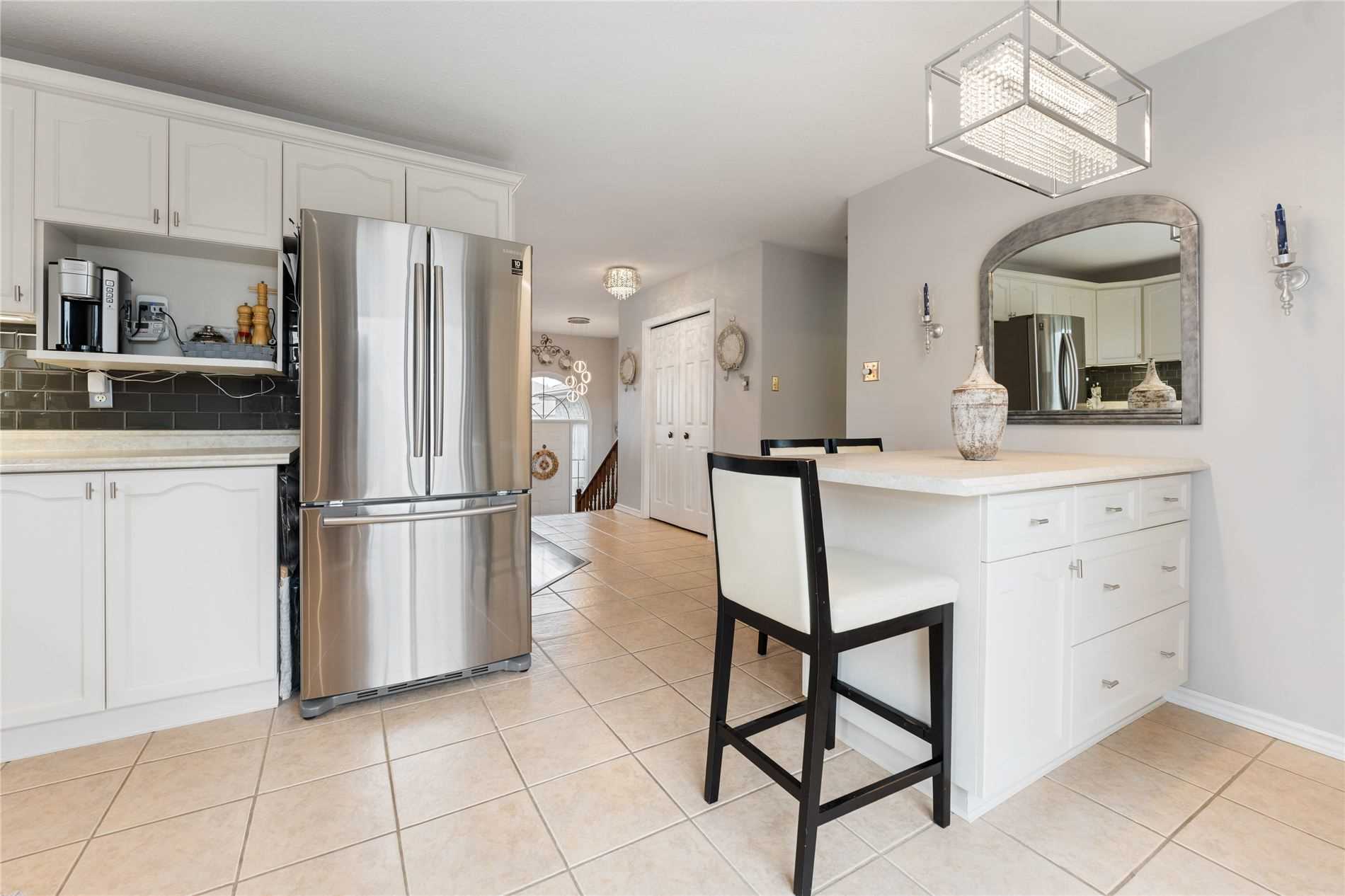 17 Bradbury Cres
