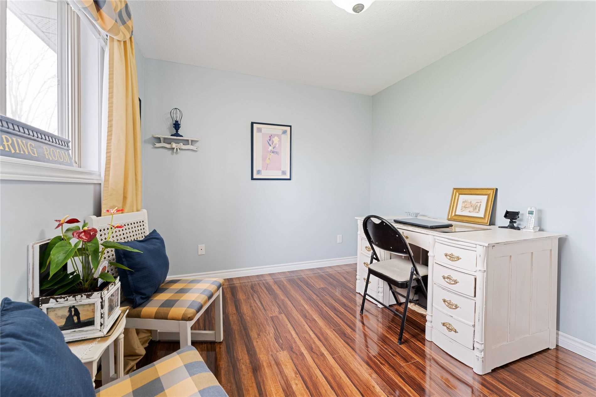 17 Bradbury Cres