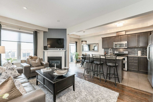 170 Palacebeach Tr, Hamilton