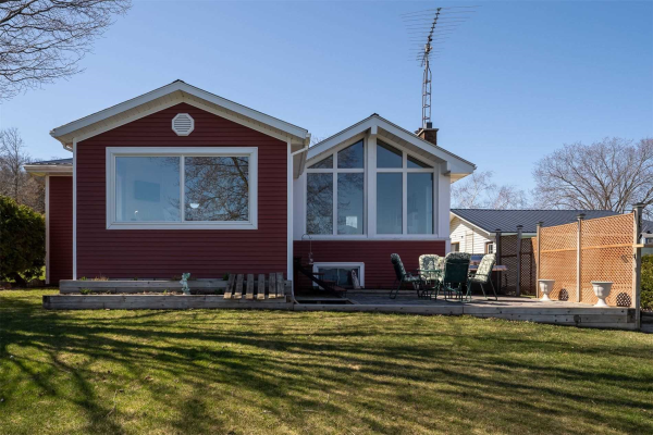 52 Pats Lane, Prince Edward County