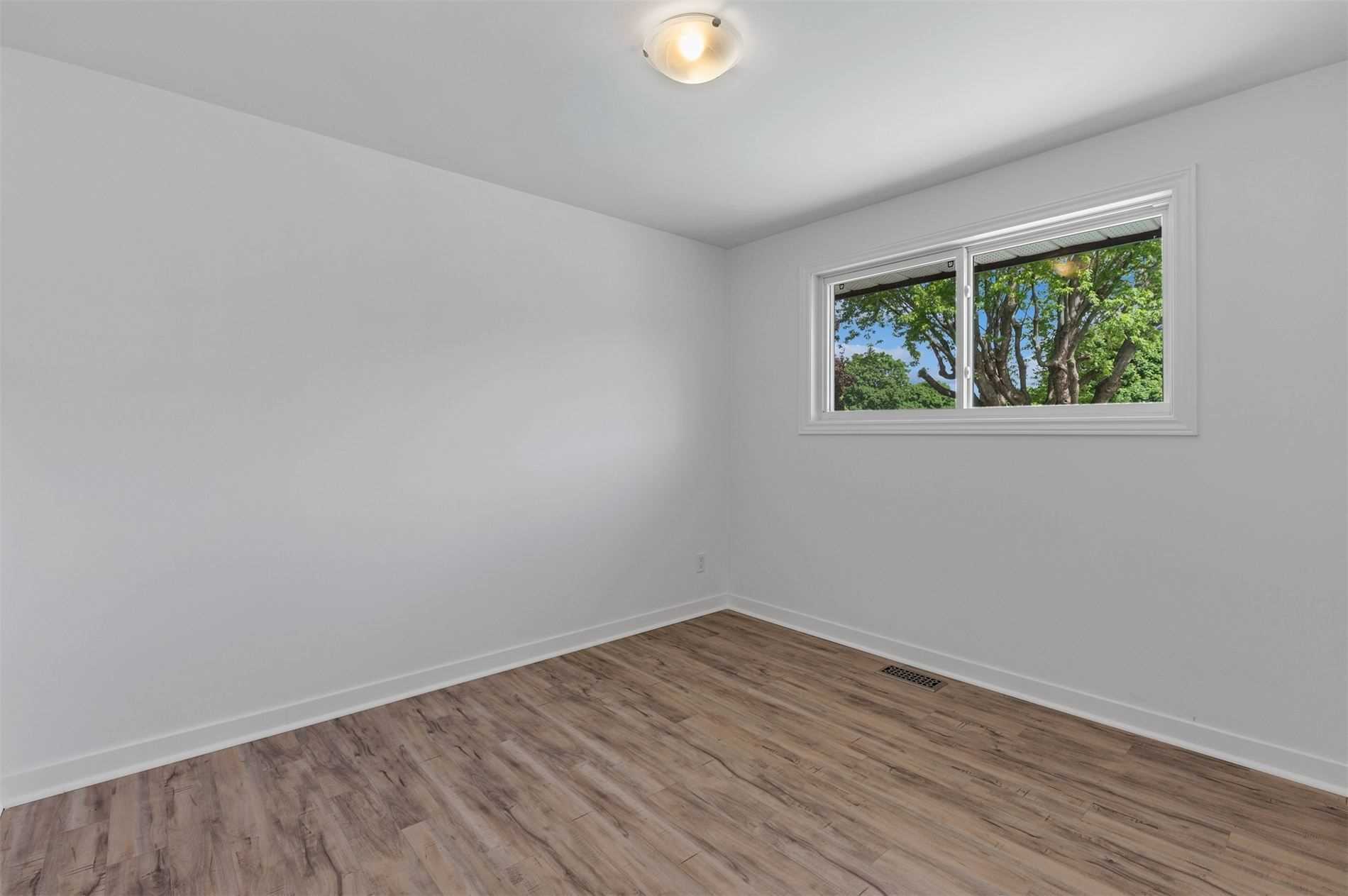 19 Brentwood Dr