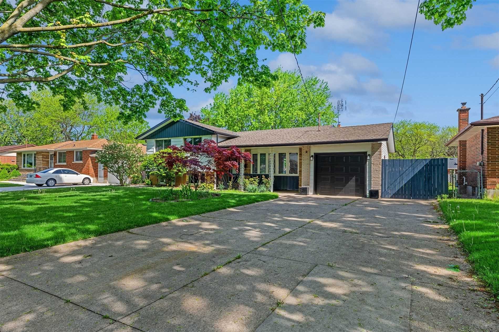 19 Brentwood Dr