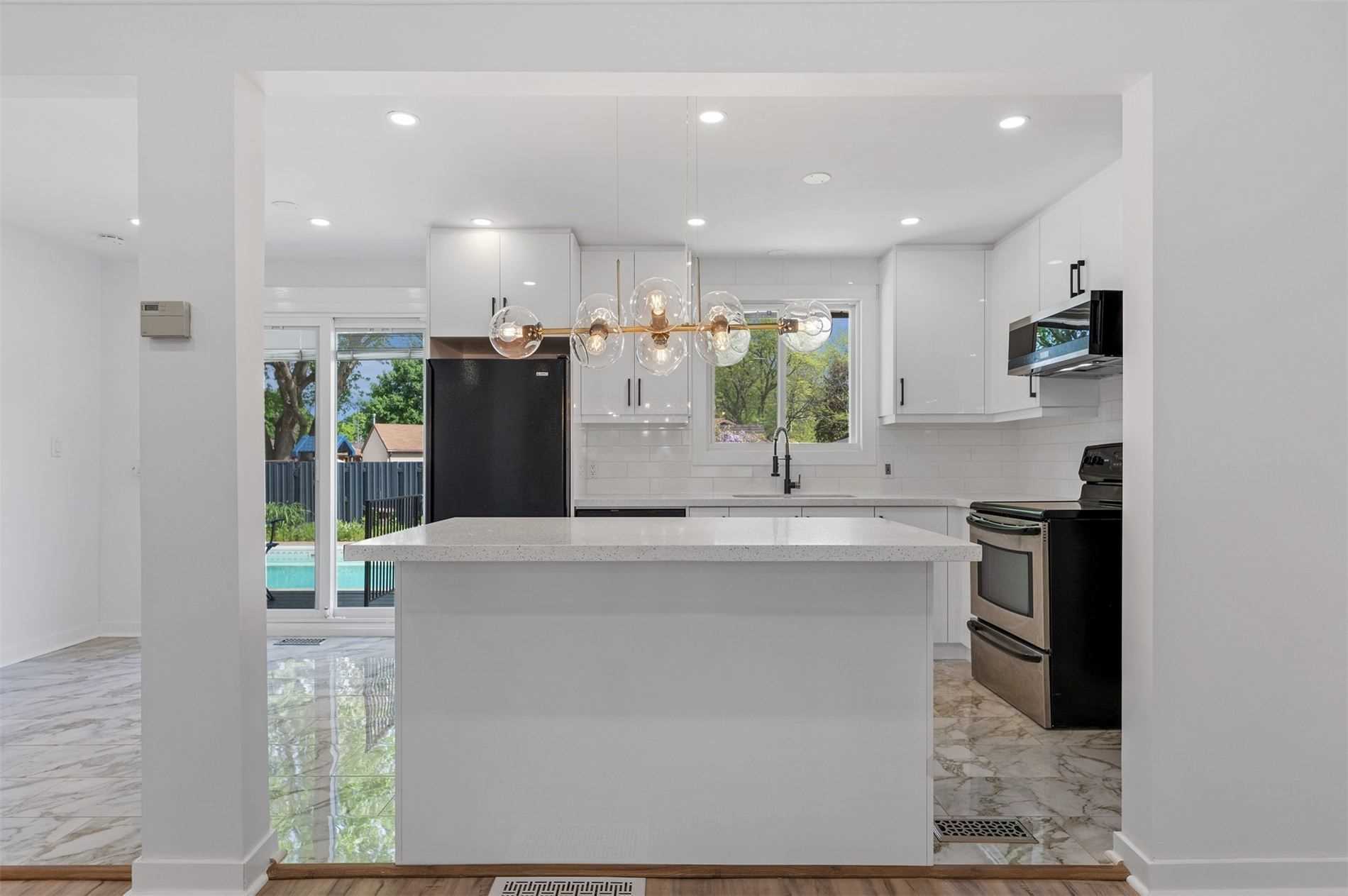 19 Brentwood Dr