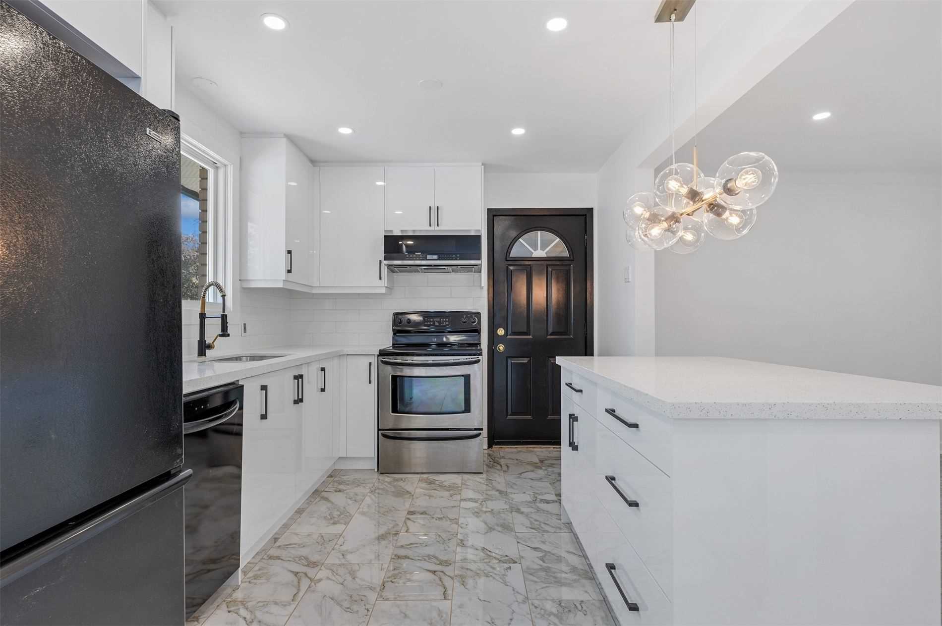 19 Brentwood Dr