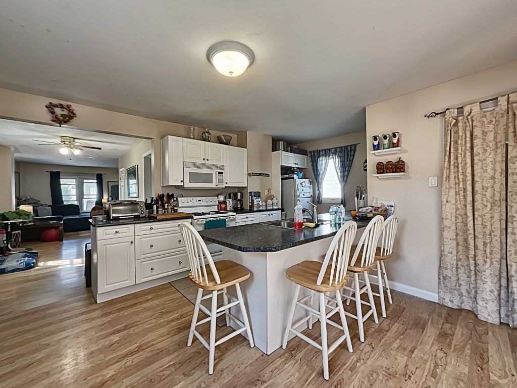 4699 Ryerson Cres