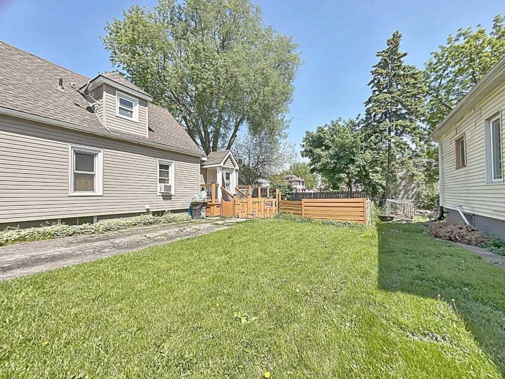 4699 Ryerson Cres