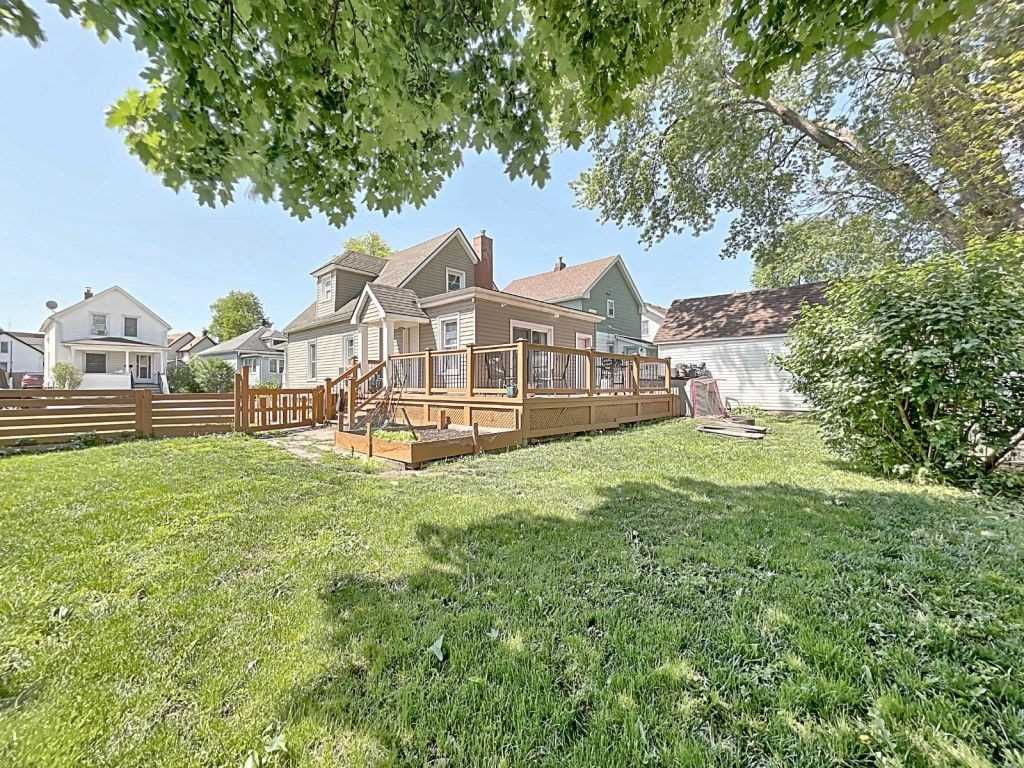 4699 Ryerson Cres