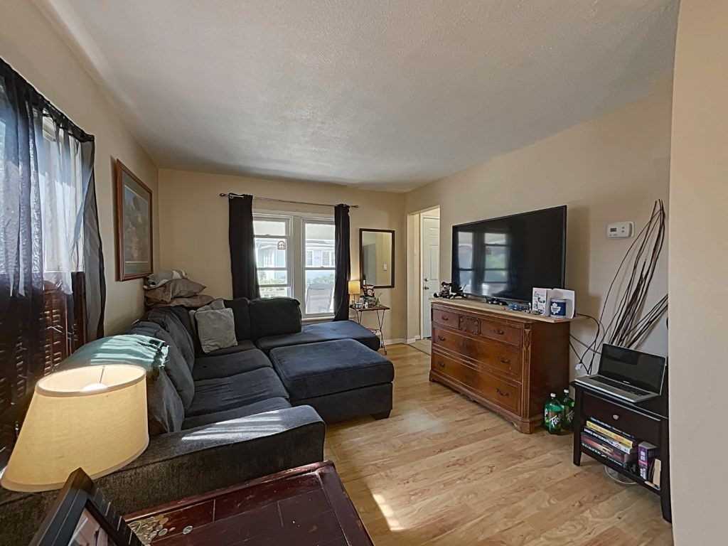 4699 Ryerson Cres
