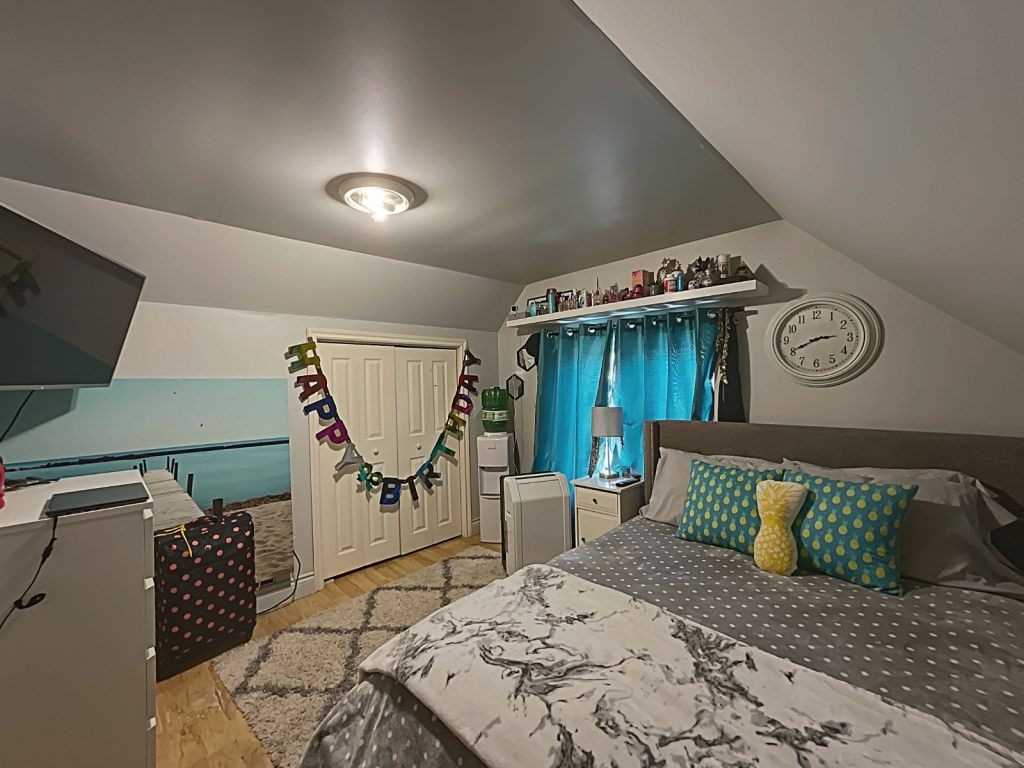 4699 Ryerson Cres