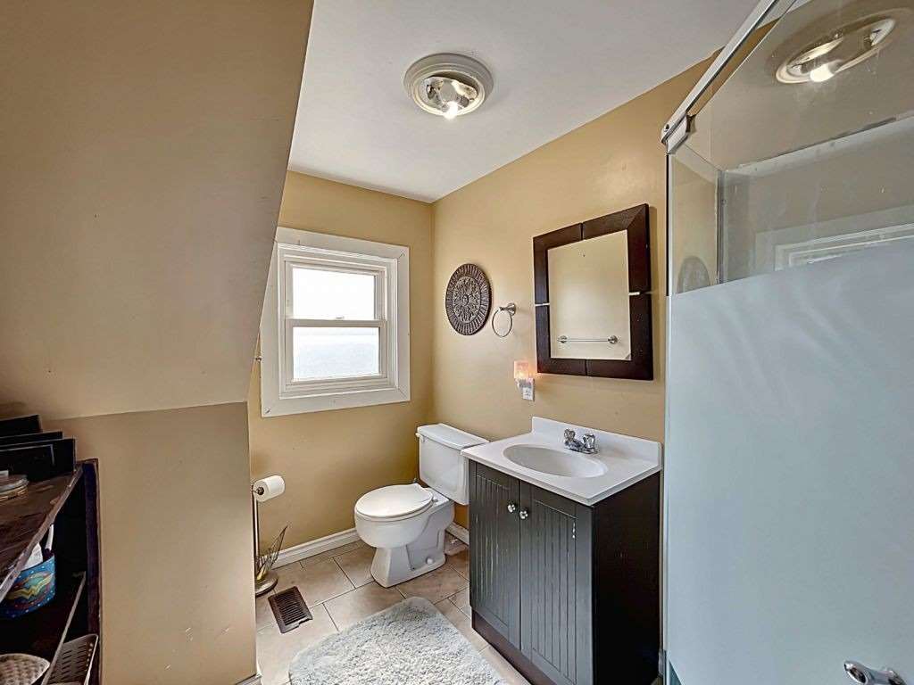 4699 Ryerson Cres