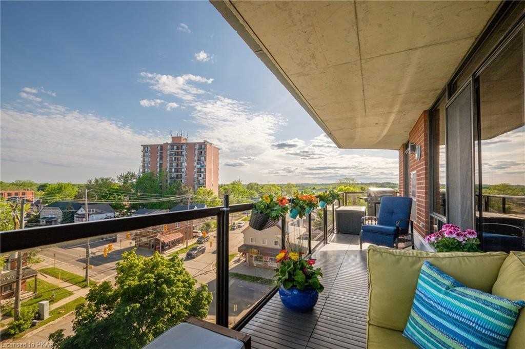 2 George St, #506