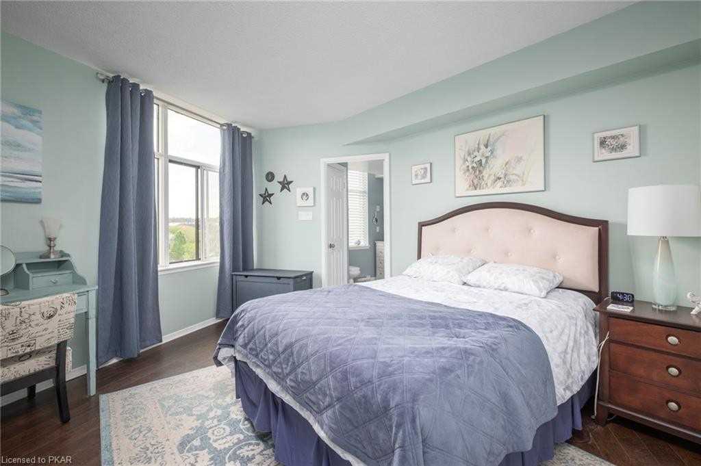 2 George St, #506