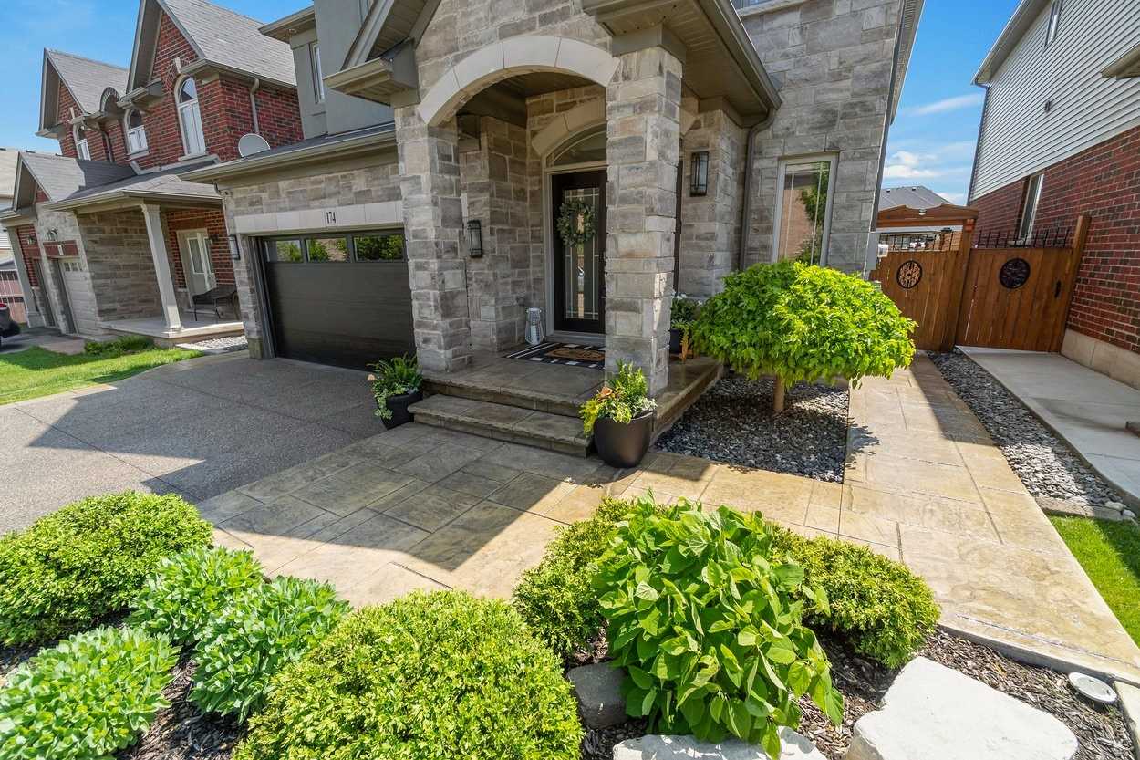 174 Escarpment Dr