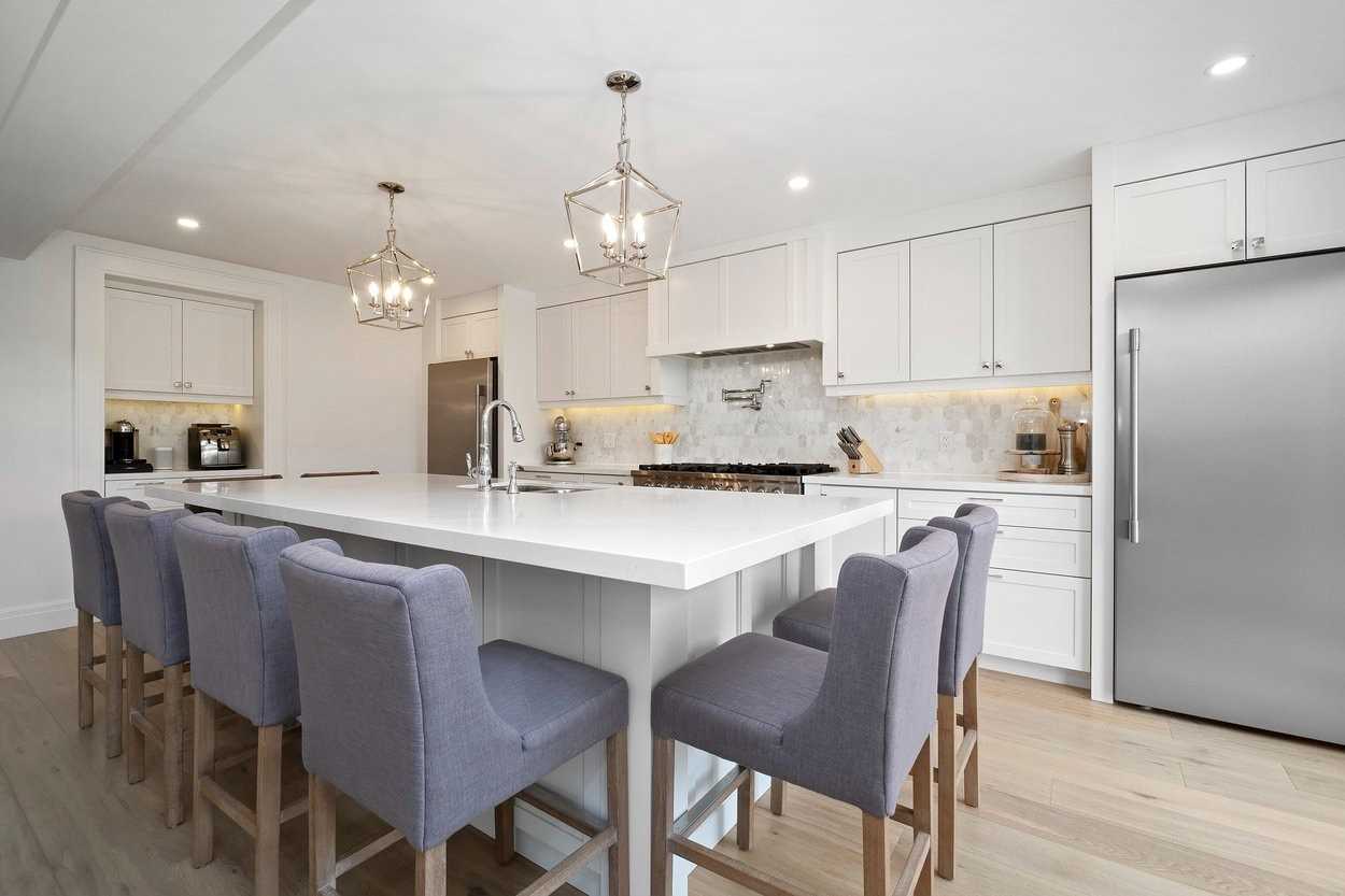 174 Escarpment Dr
