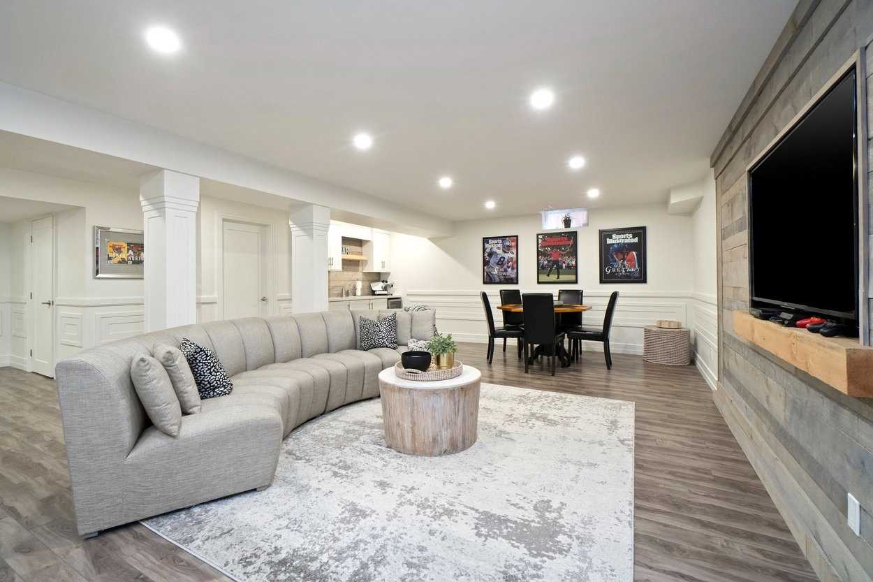 174 Escarpment Dr