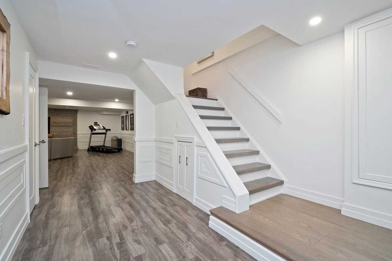 174 Escarpment Dr