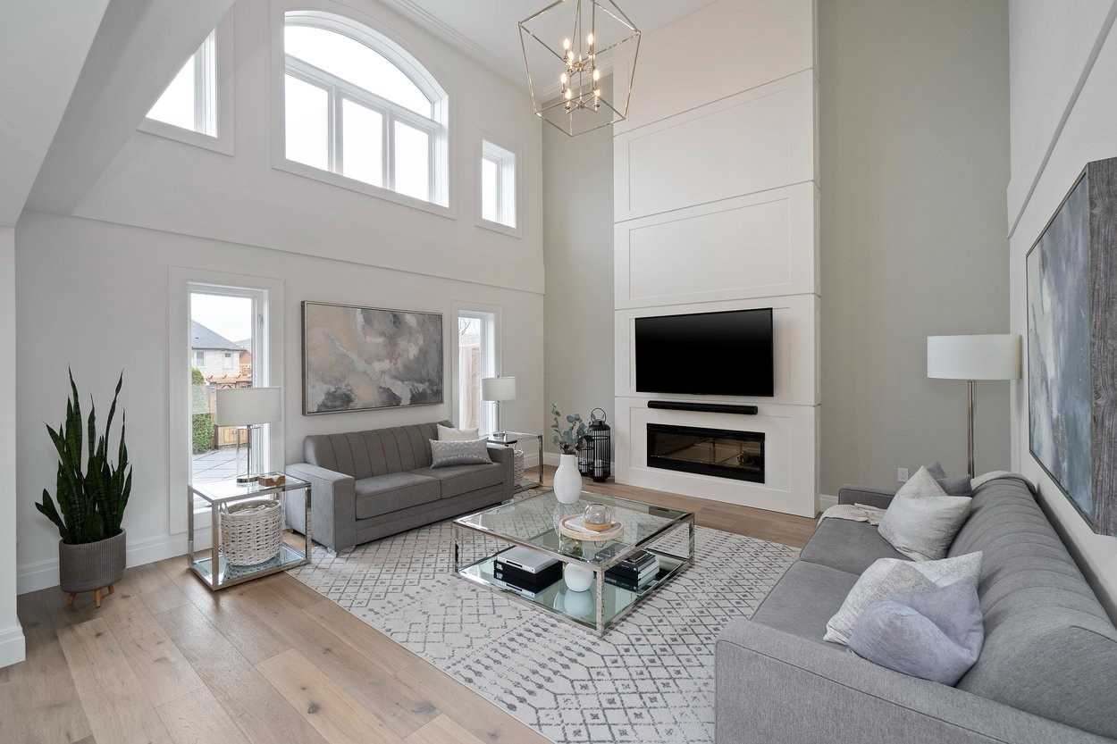 174 Escarpment Dr
