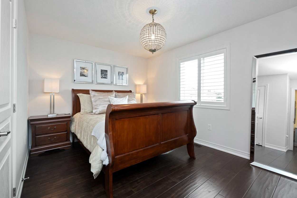 174 Escarpment Dr