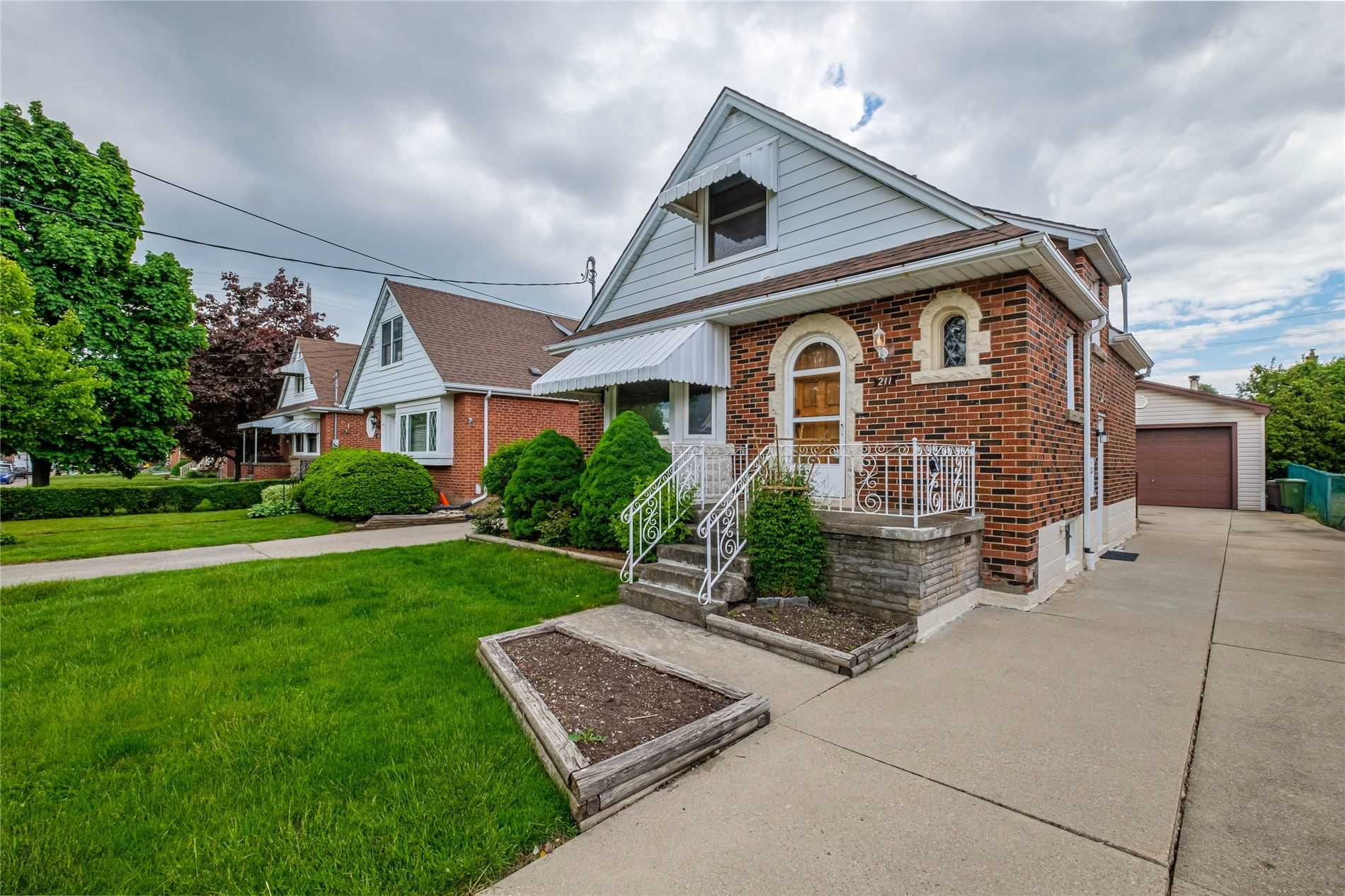 211 Glencairn Ave