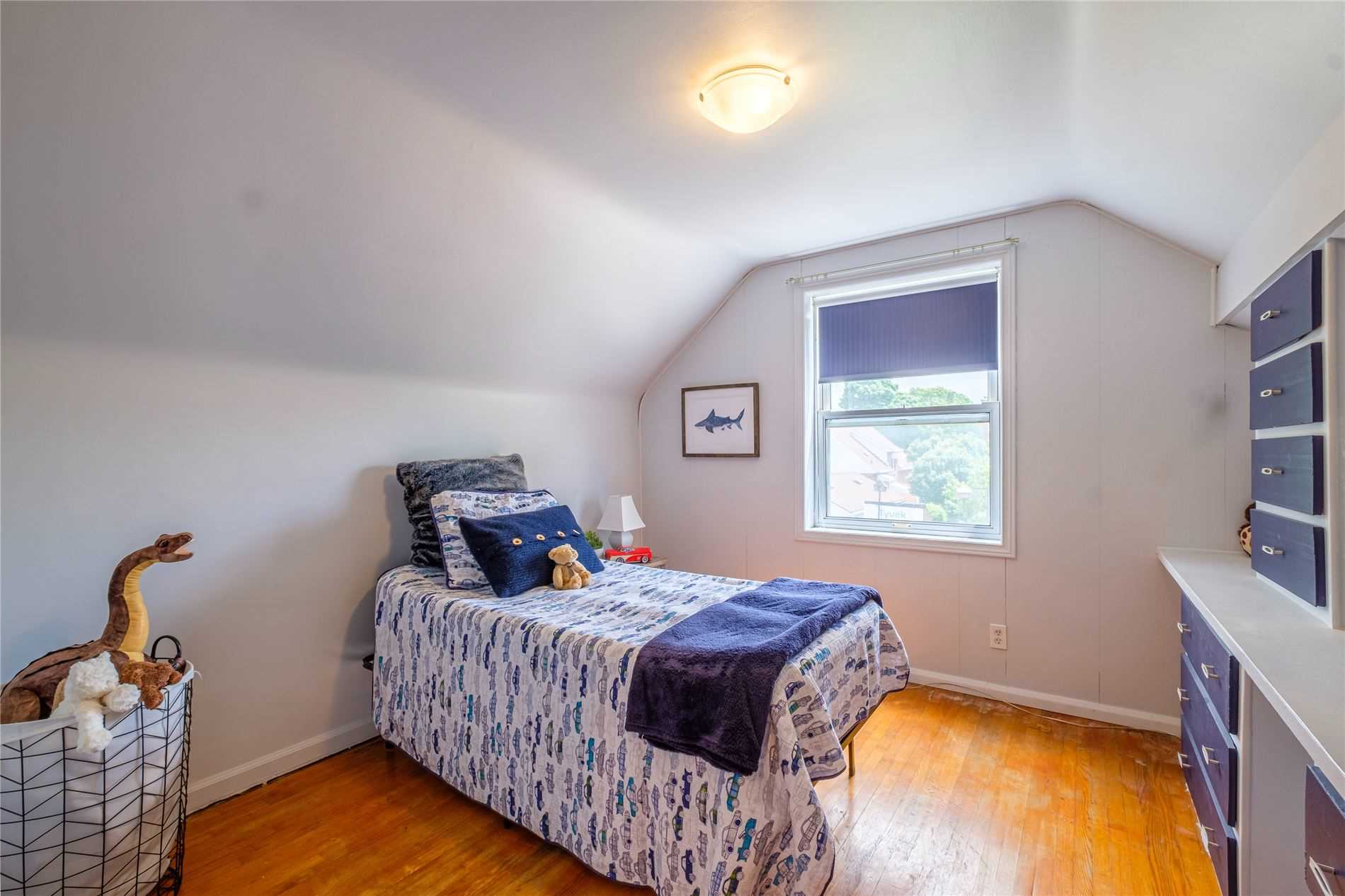 211 Glencairn Ave