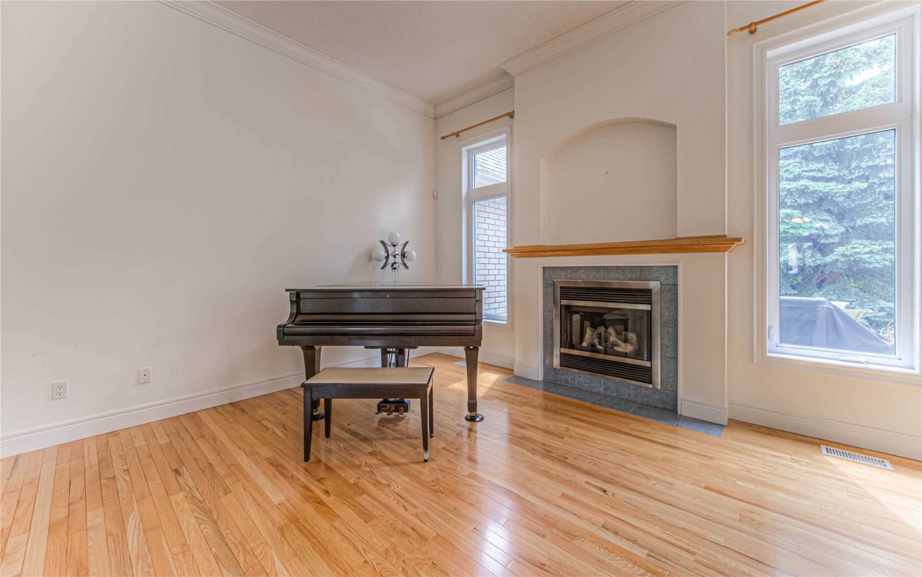 15 Pioneer Ridge Dr