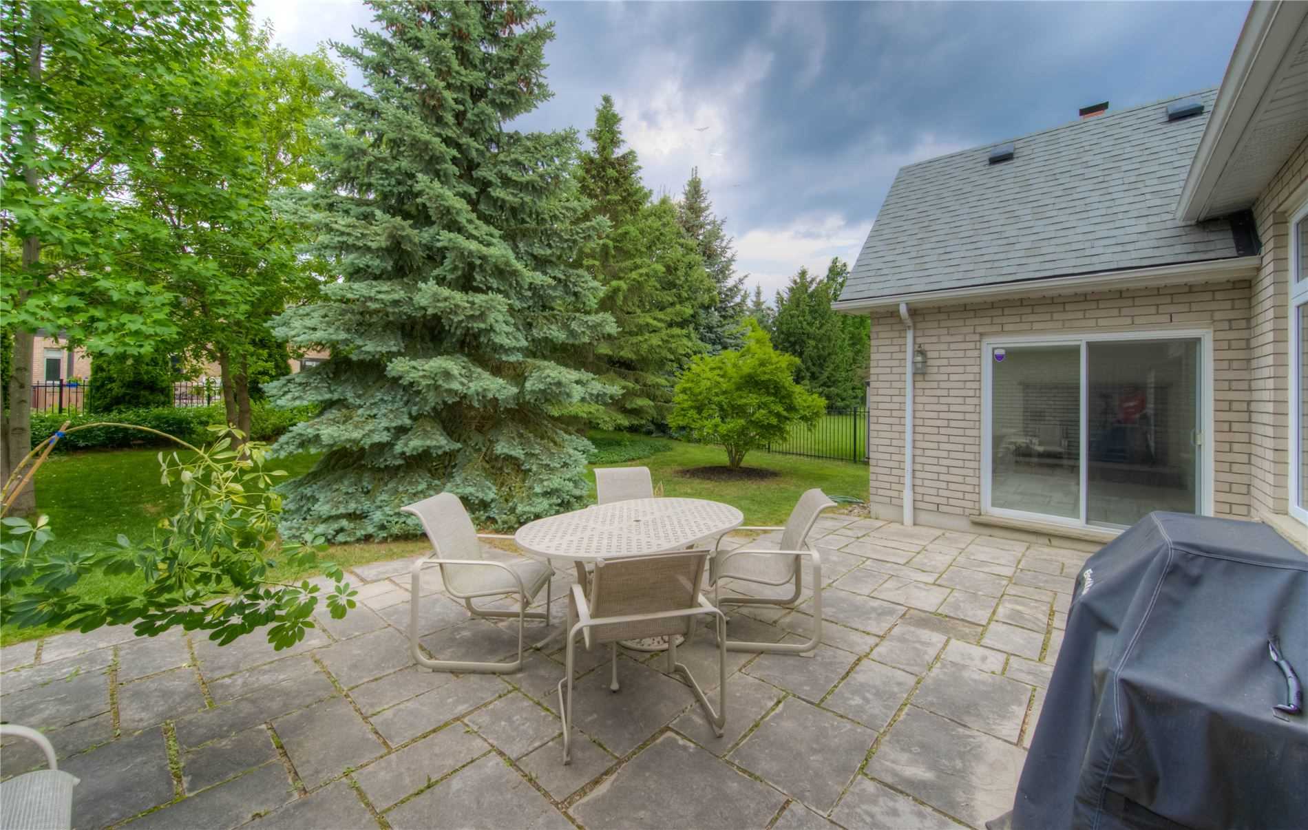 15 Pioneer Ridge Dr
