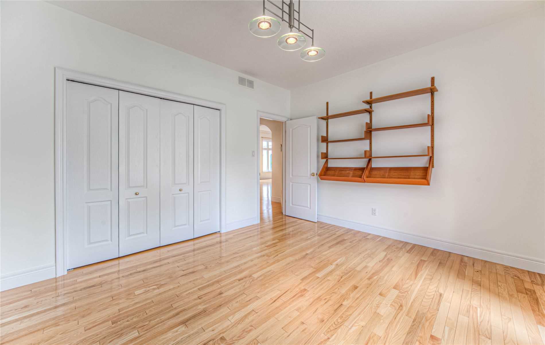 15 Pioneer Ridge Dr