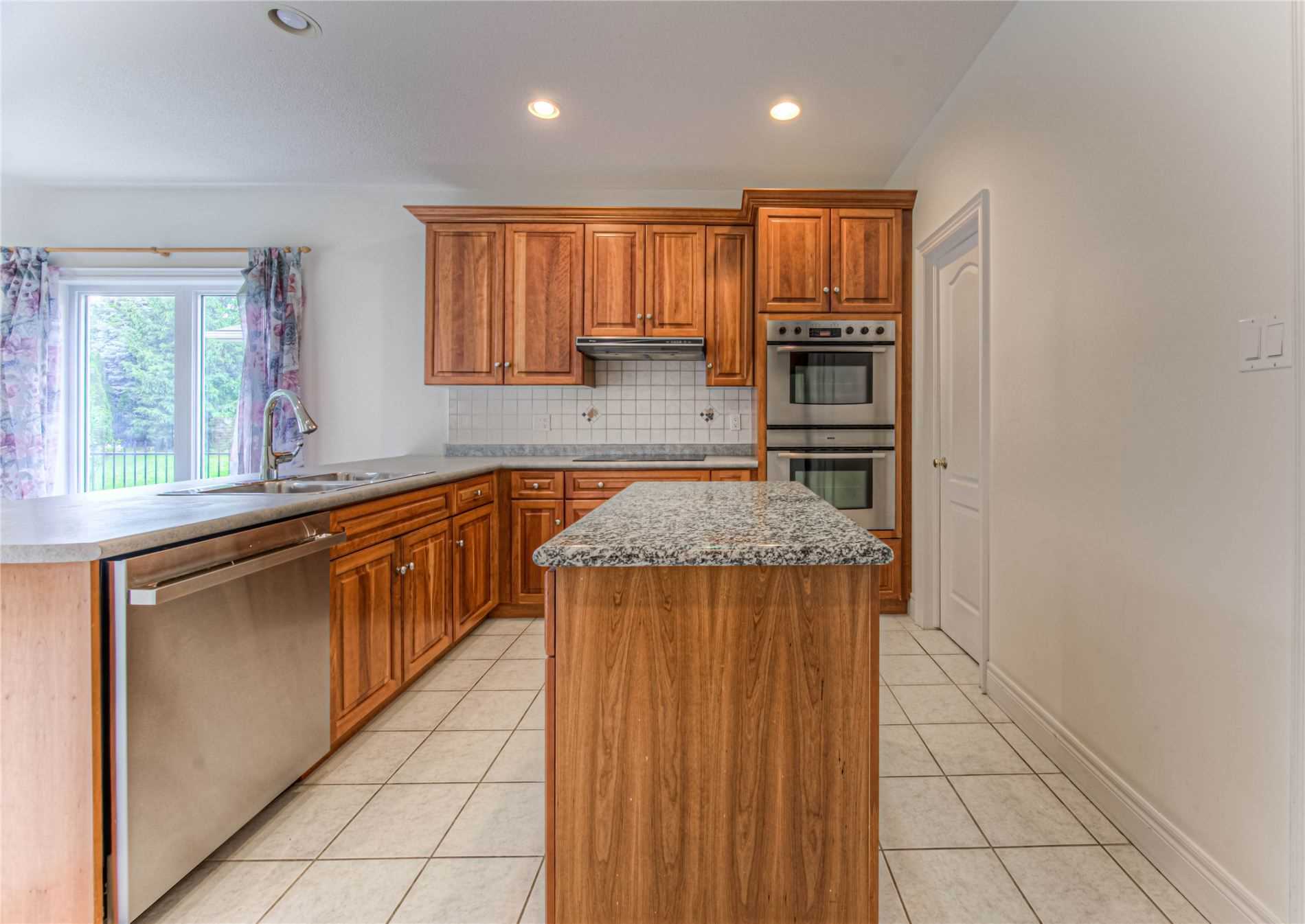 15 Pioneer Ridge Dr