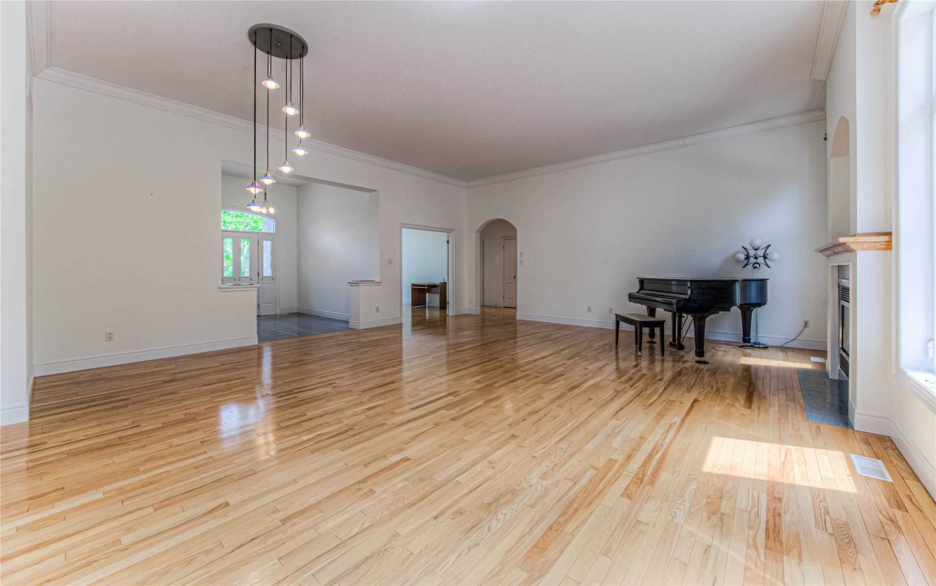 15 Pioneer Ridge Dr
