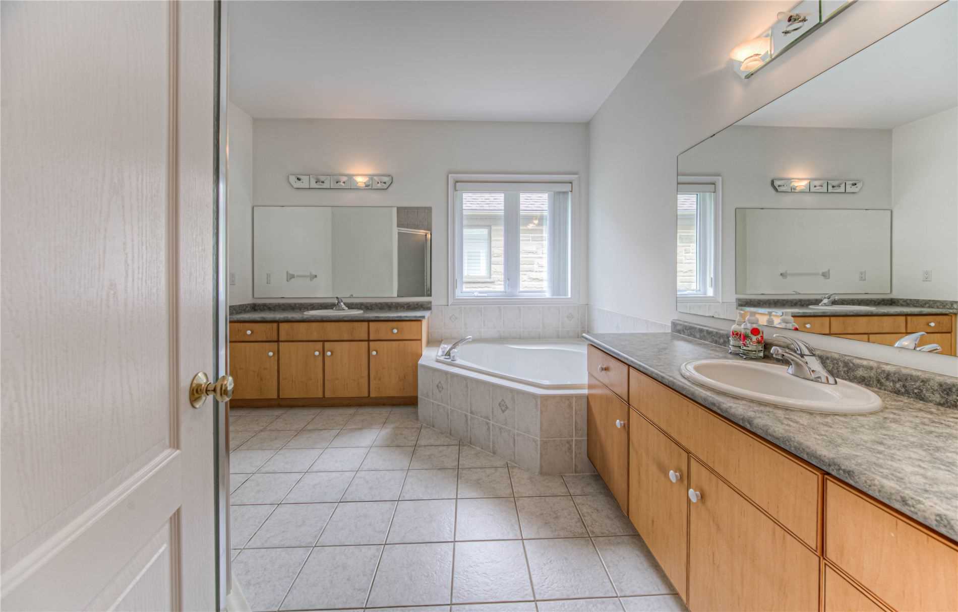 15 Pioneer Ridge Dr