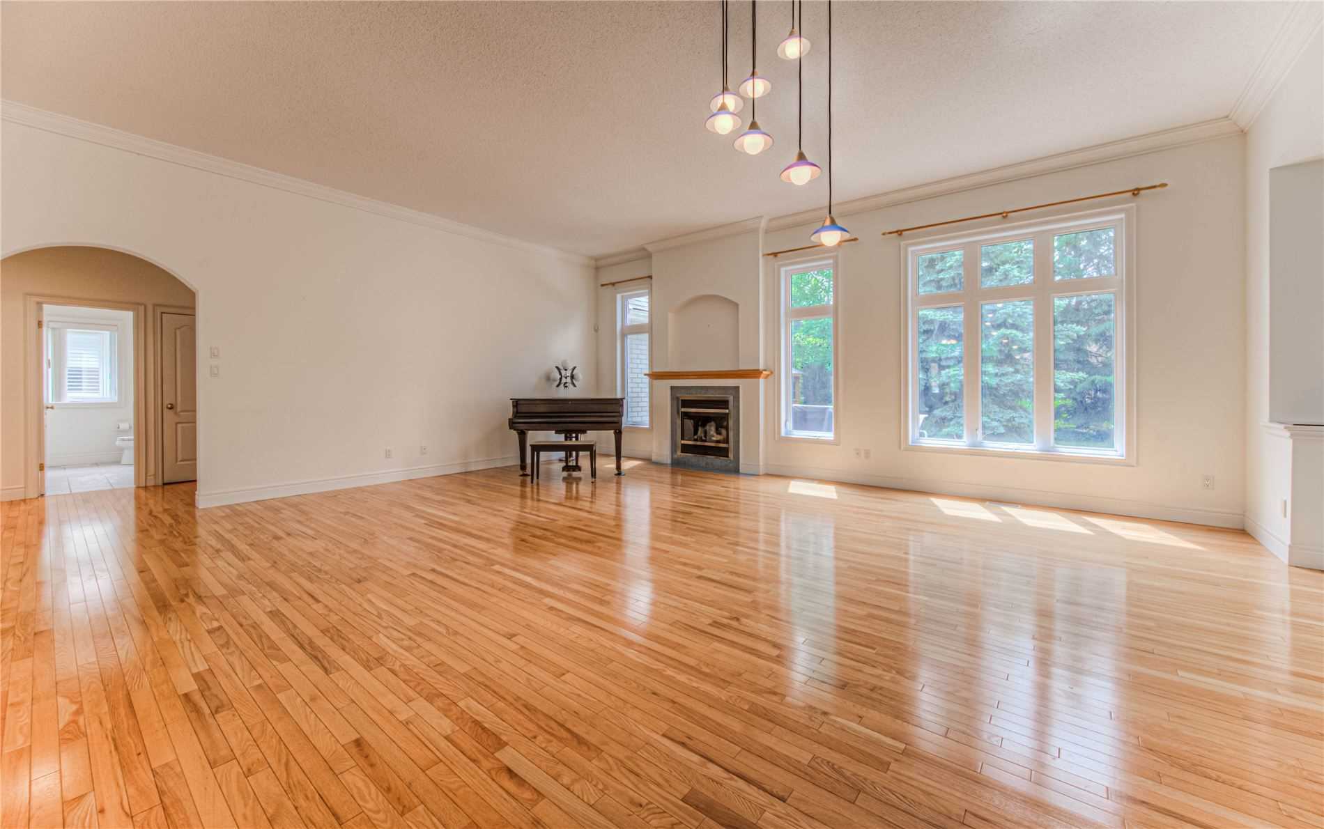 15 Pioneer Ridge Dr